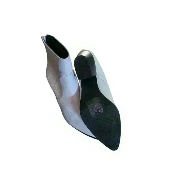 Qupid White Faux Leather Gator Embossed Block Heel Pointed Toe Booties Womens 7. - Picture 5 of 9